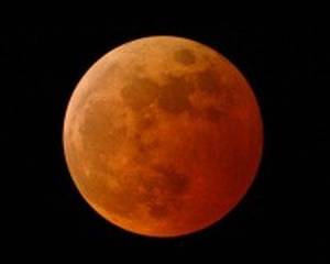 Eclipsa totală de Lună, 15 iunie 2011, vedere din Timişoara.